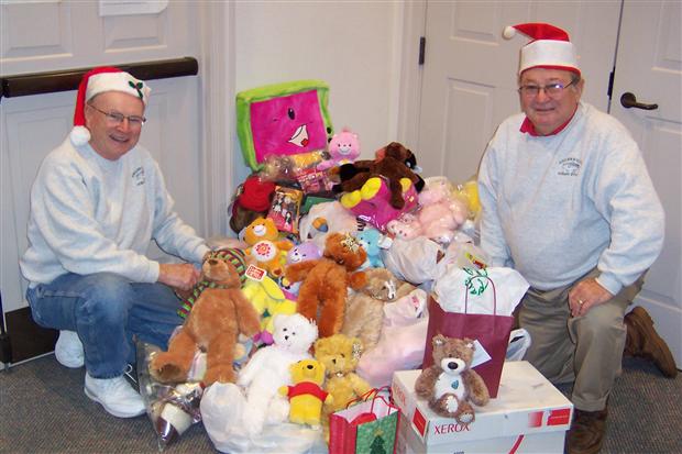 Anglers Club Donates Toys