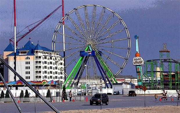 OC's Ferris Wheel at Holiday Time