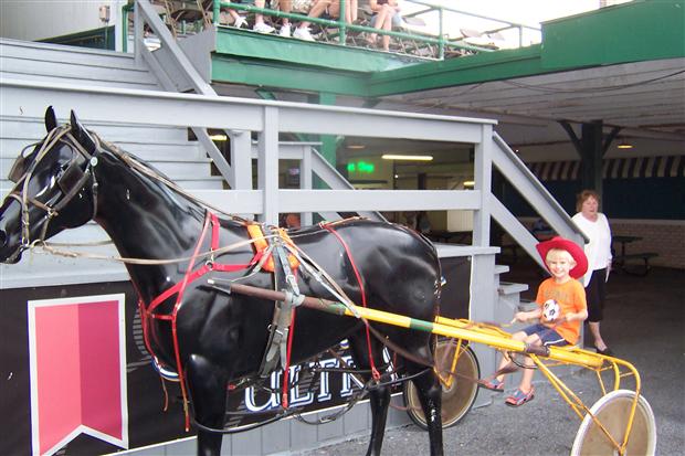 Carson Barnes at the Races