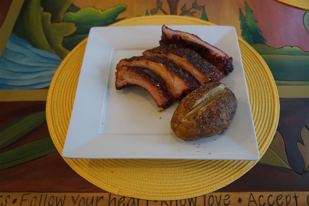 BBQ Ribs with baked potato 